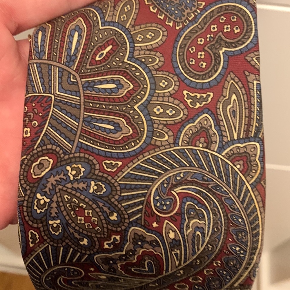 Vintage Charing Cross Men's Tie Necktie Paisley 100% Silk 3.50" W by 55.5 L
